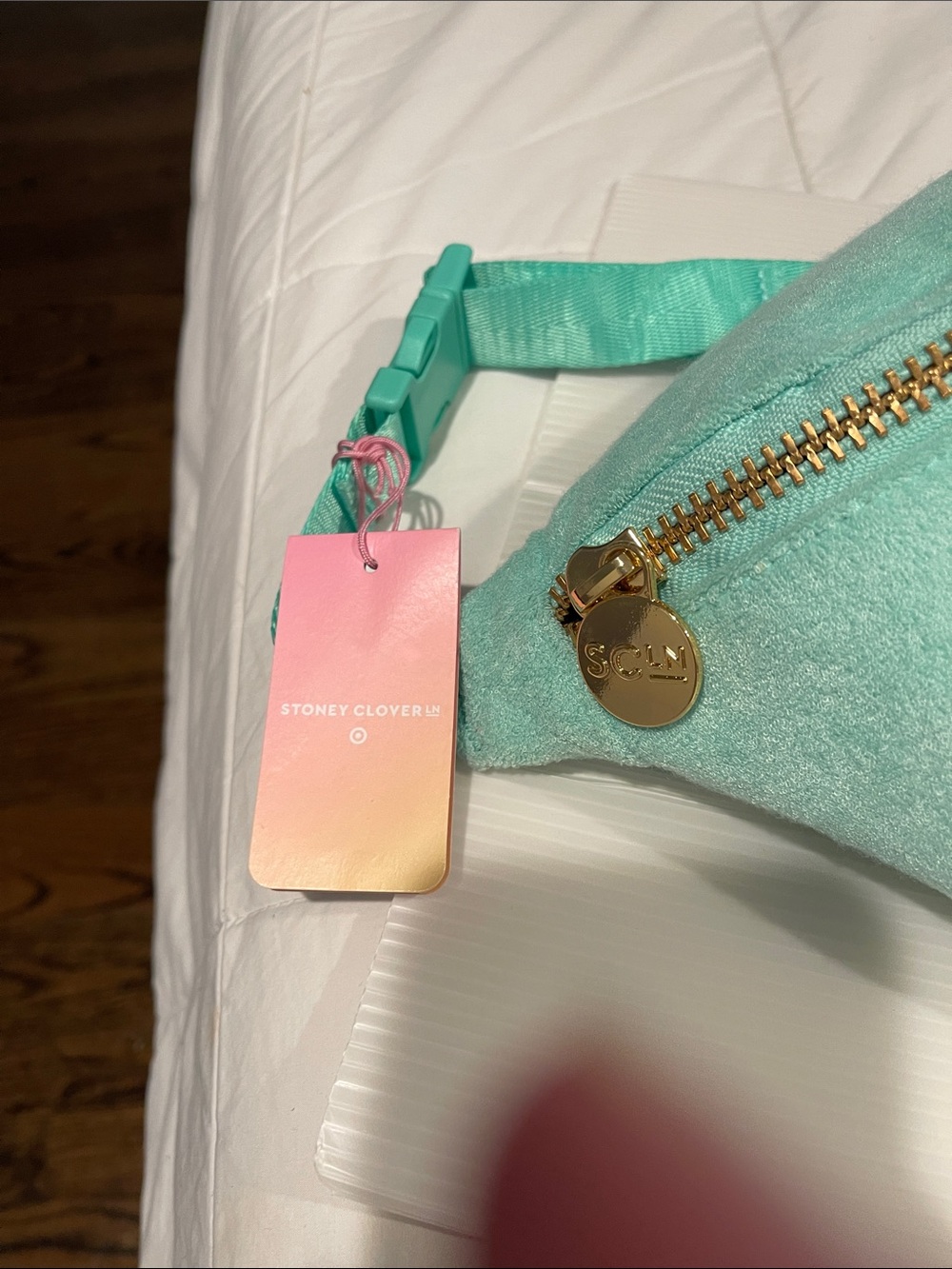 Set of cross body bag and sunglasses brand new so fabulous - Picture 5 of 7